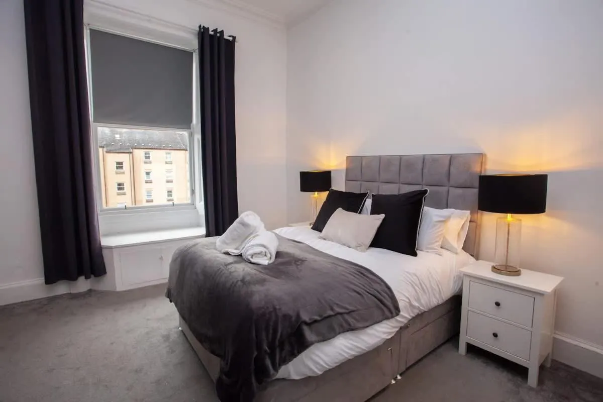 Image 4 of Stunning 2 Bed in Ideal Location