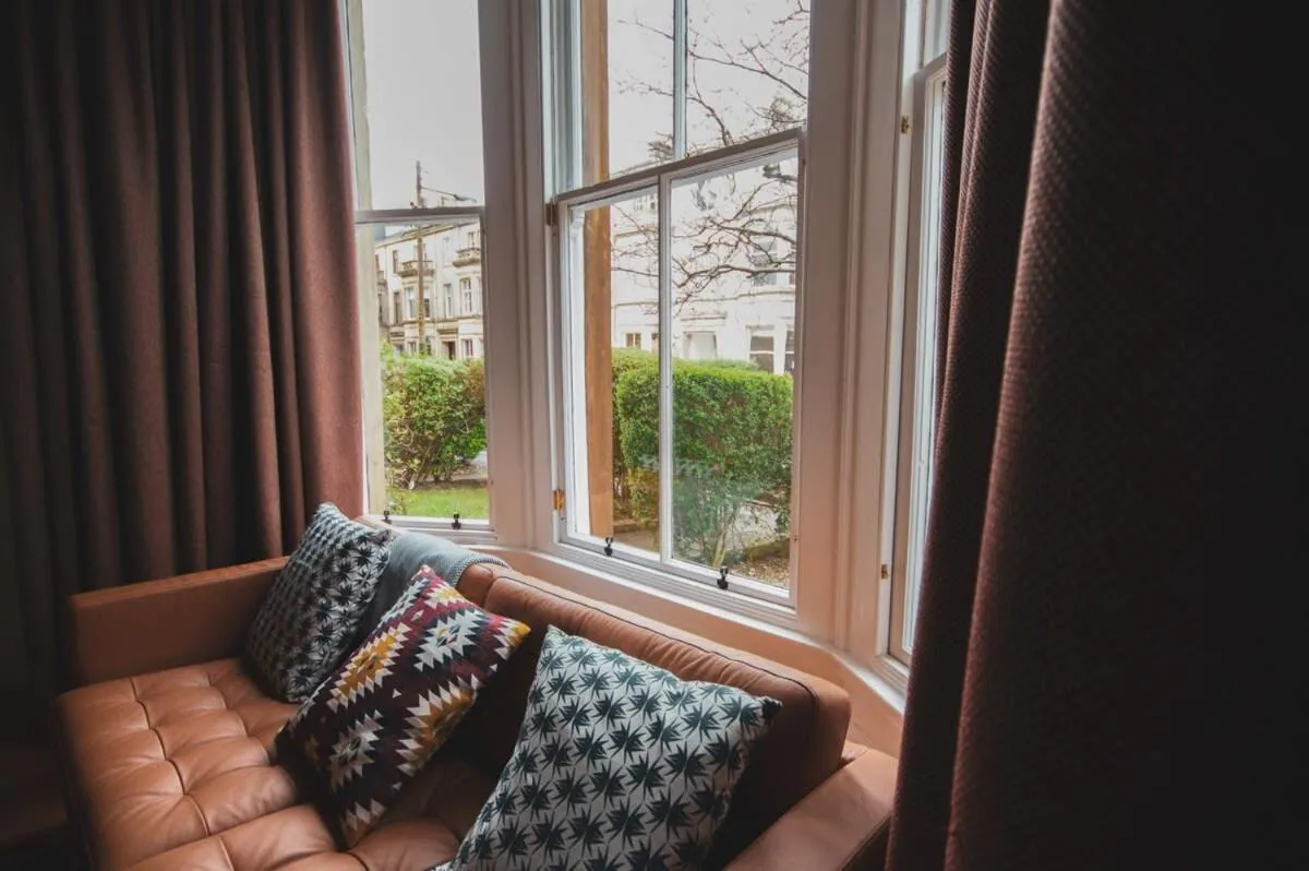 Image 4 of Stunning 3 Bed Flat in the Heart of the West End