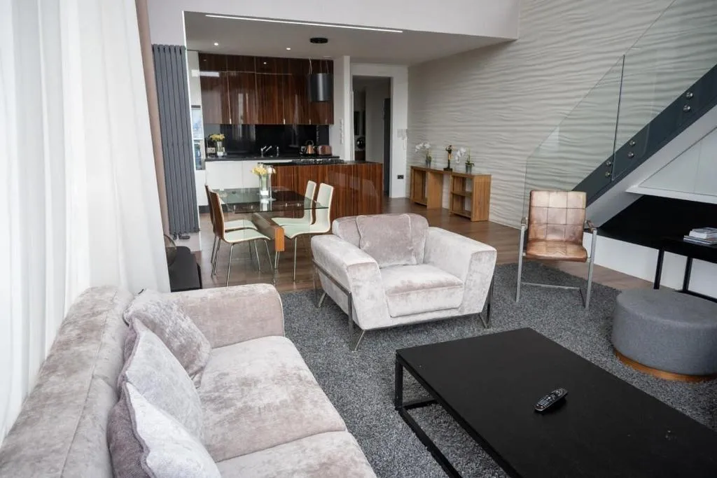 Image of Stunning 3 Bed Penthouse in West End