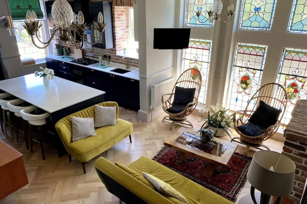 Image of Stunning 3 bedroom Victorian home near Pollok country park
