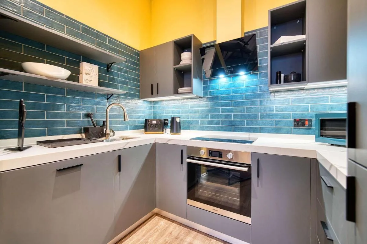 Image 2 of Stunning Central Station 2 Bed Apartment B4