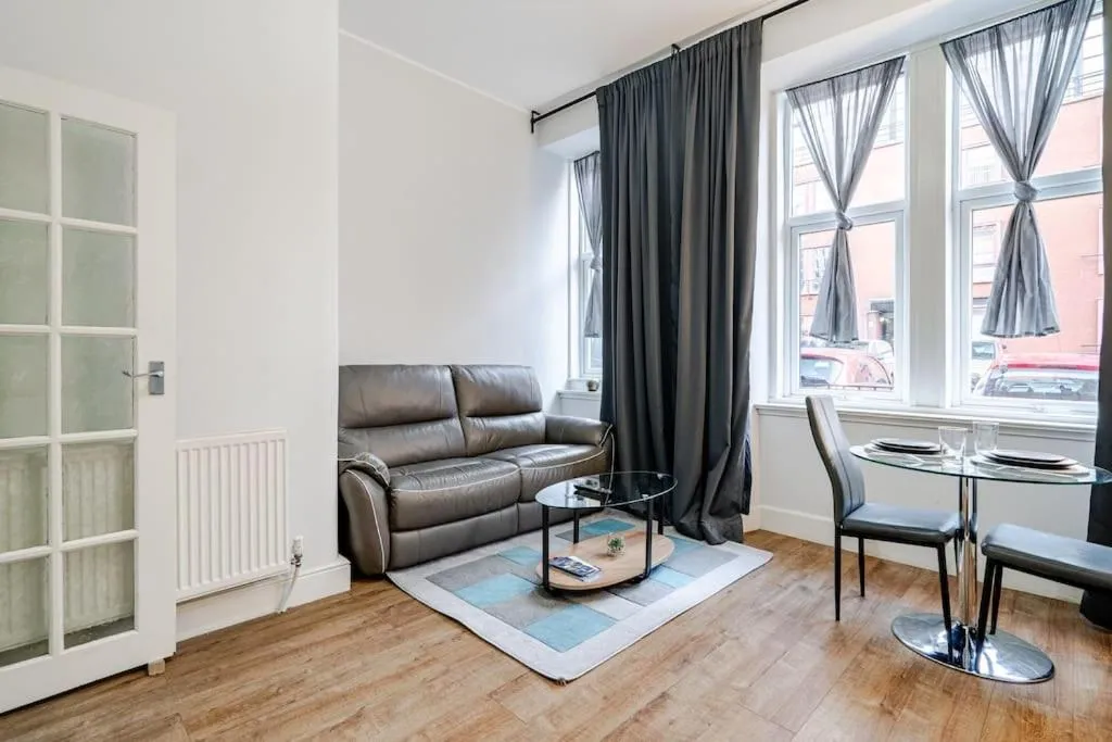 Image 1 of Stunning Ground Floor flat in Southside.