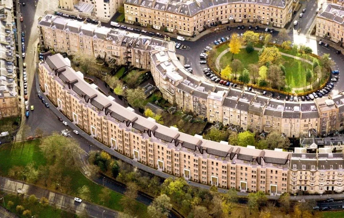 Image 2 of Stylish 2 Bedroom Apartment In Park Circus, West End