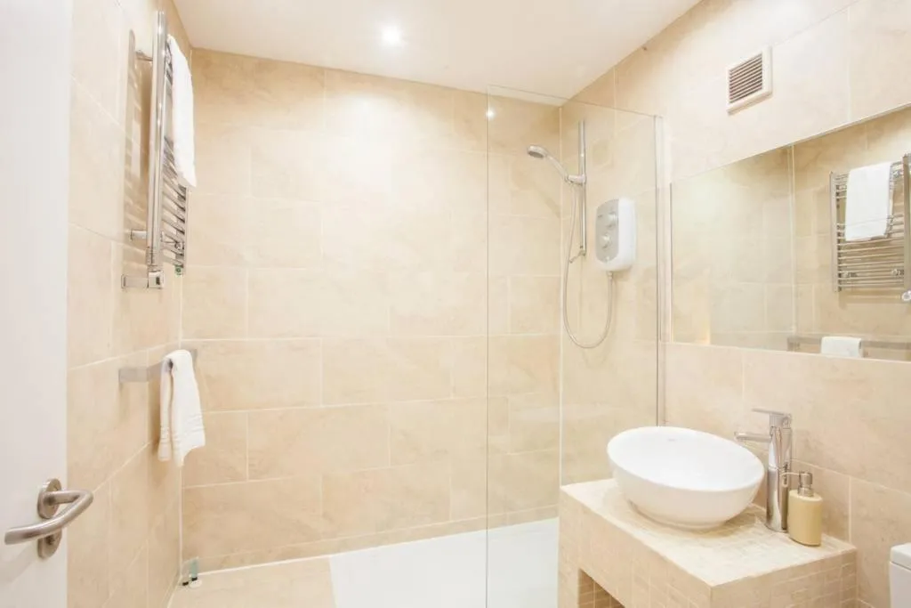 Image 6 of Stylish Merchant City Flat