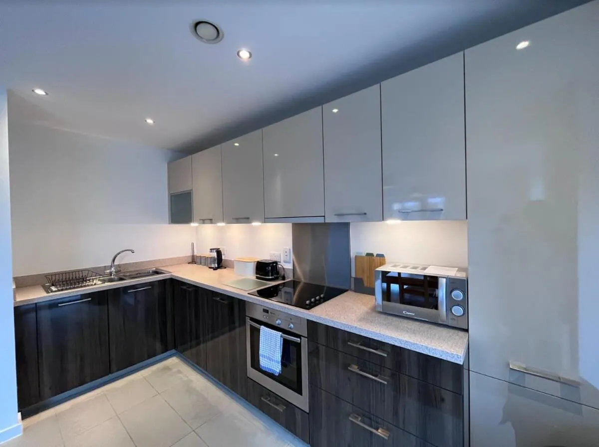 Image 4 of Stylish Newly Decorated 2 Bed