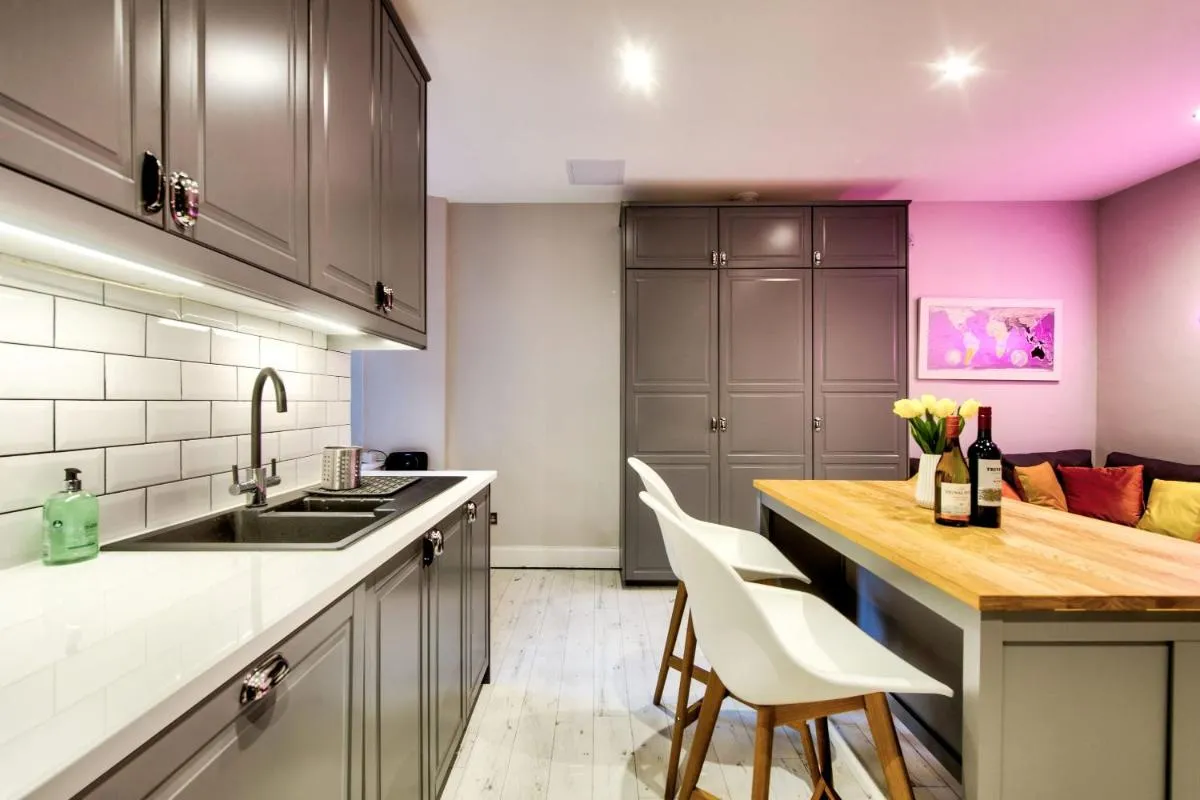 Image 4 of Stylish & Spacious 3 Bedroom Apt in Finnieston, West End
