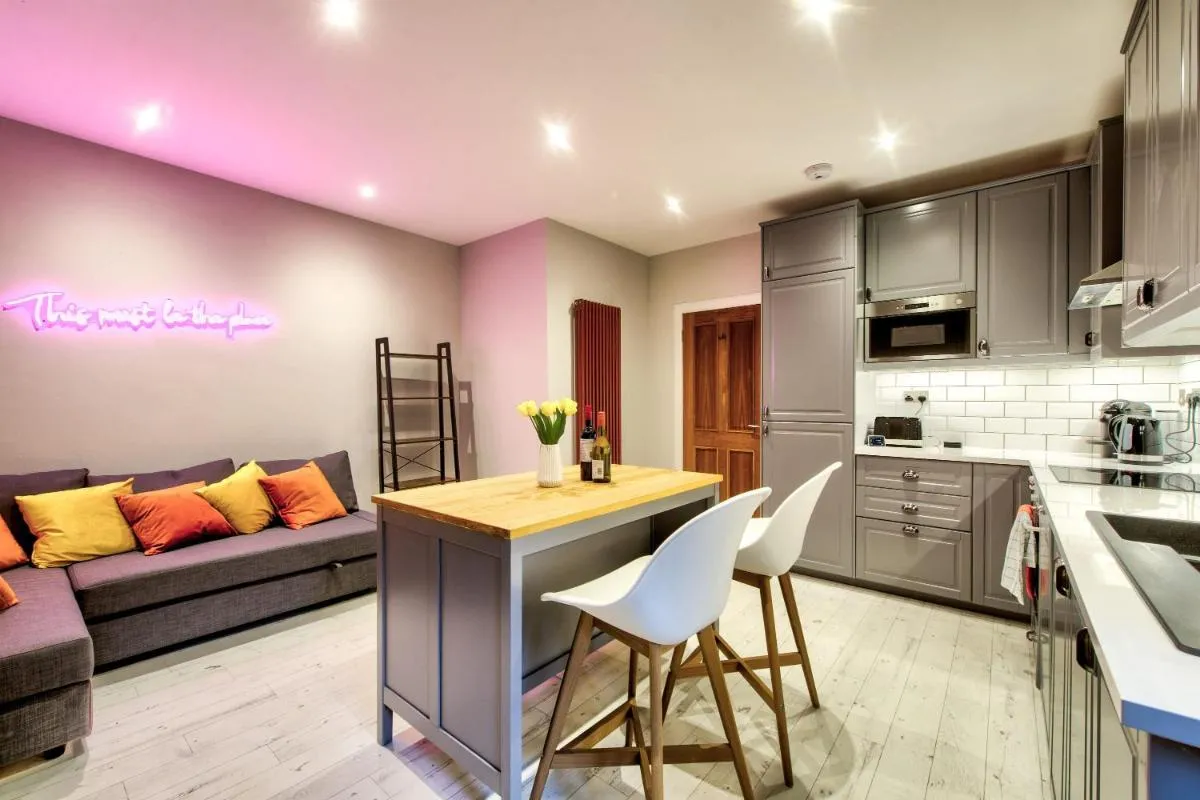 Image 5 of Stylish & Spacious 3 Bedroom Apt in Finnieston, West End