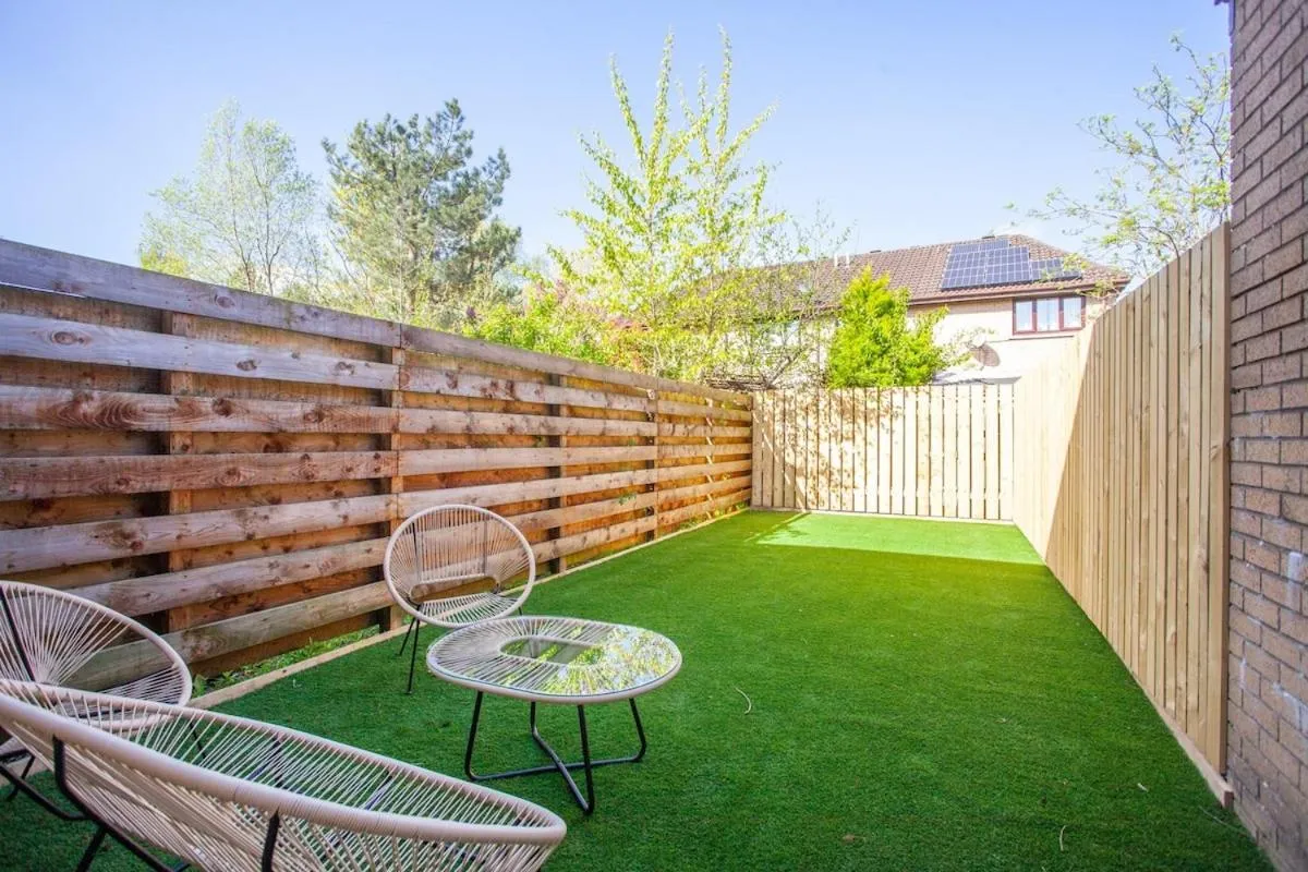 Image 6 of Stylish and Modern 2 Bed House