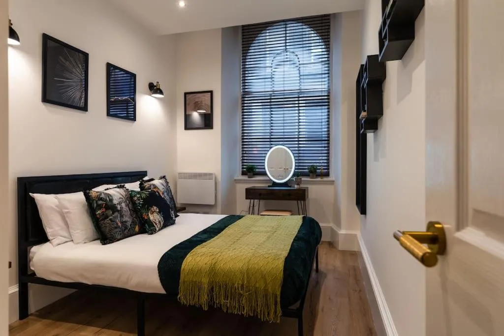 Image 2 of The City Escape – 5* stay in the heart of Glasgow!