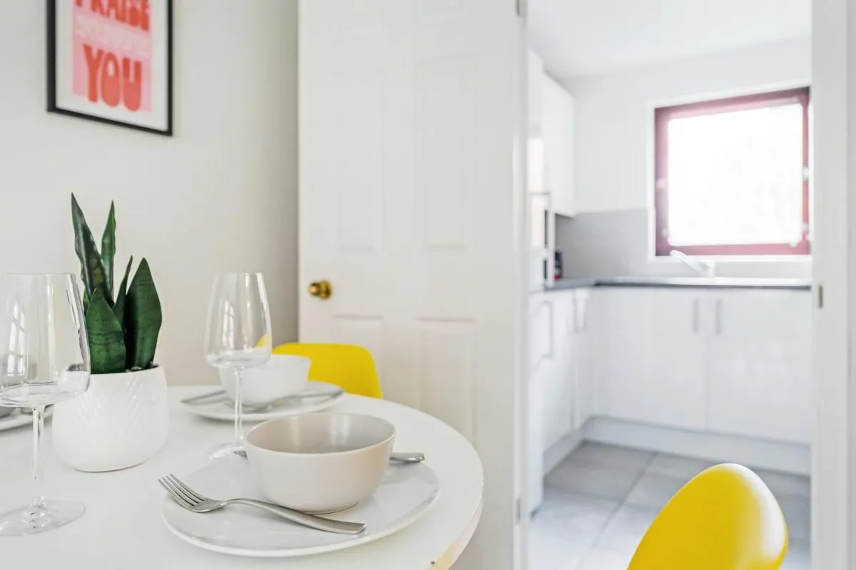 Image 2 of The Merchants Gem – 2Bed & Free Parking