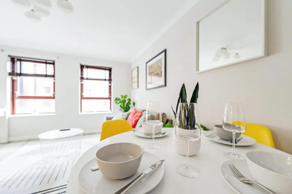 Image 3 of The Merchants Gem – 2Bed & Free Parking