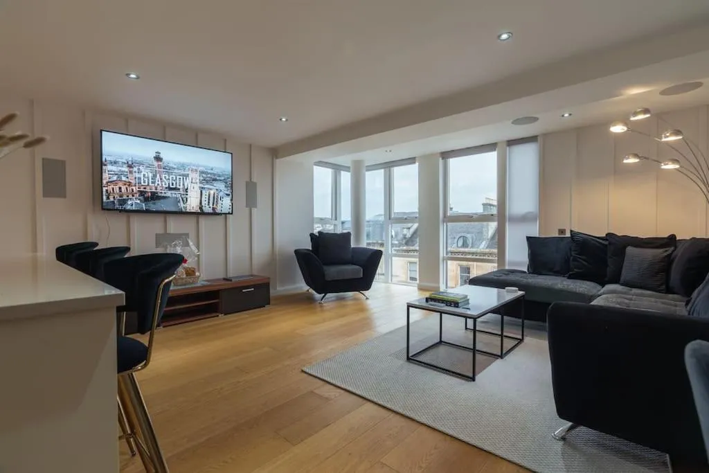 Image 2 of The Penthouse Suite – Luxury Like No Other