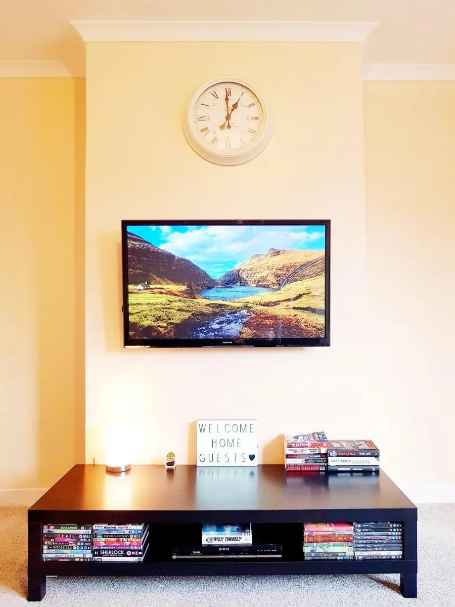 Image 4 of Three Bed Holiday Home in Glasgow