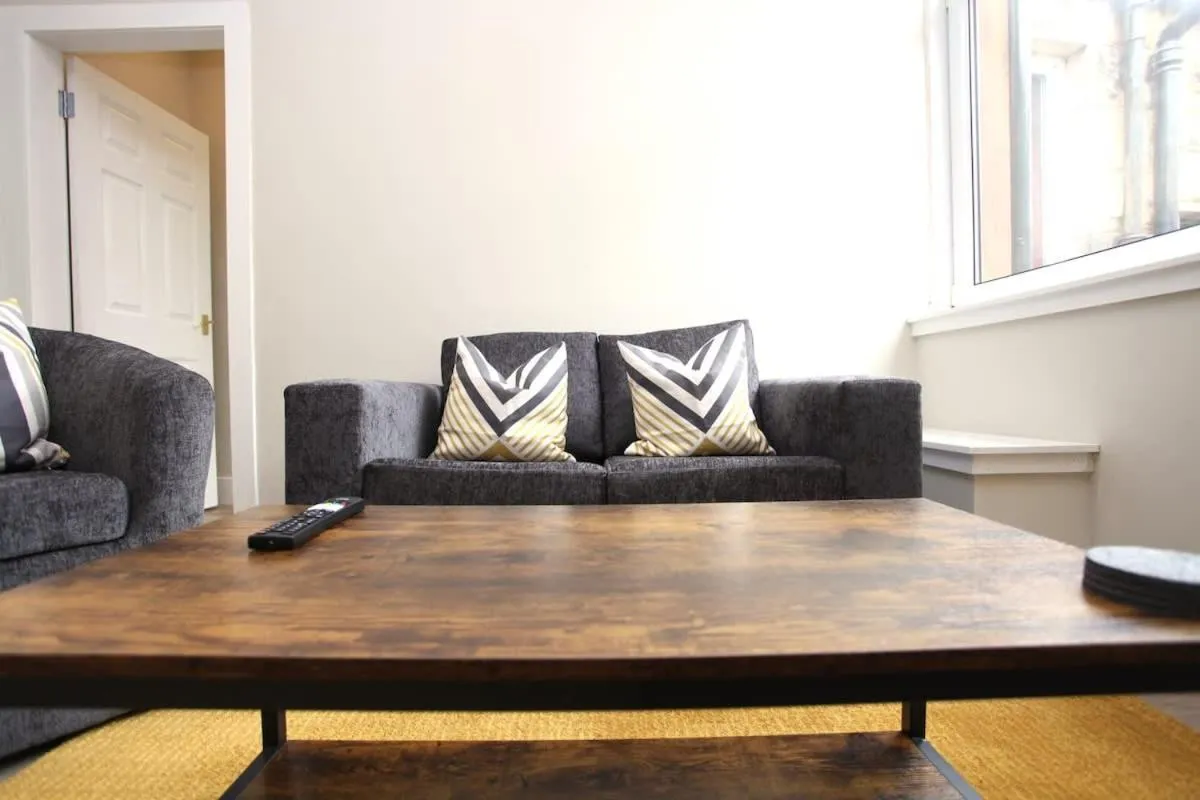 Image 1 of Three Bedroom Upper Flat in Jordanhill