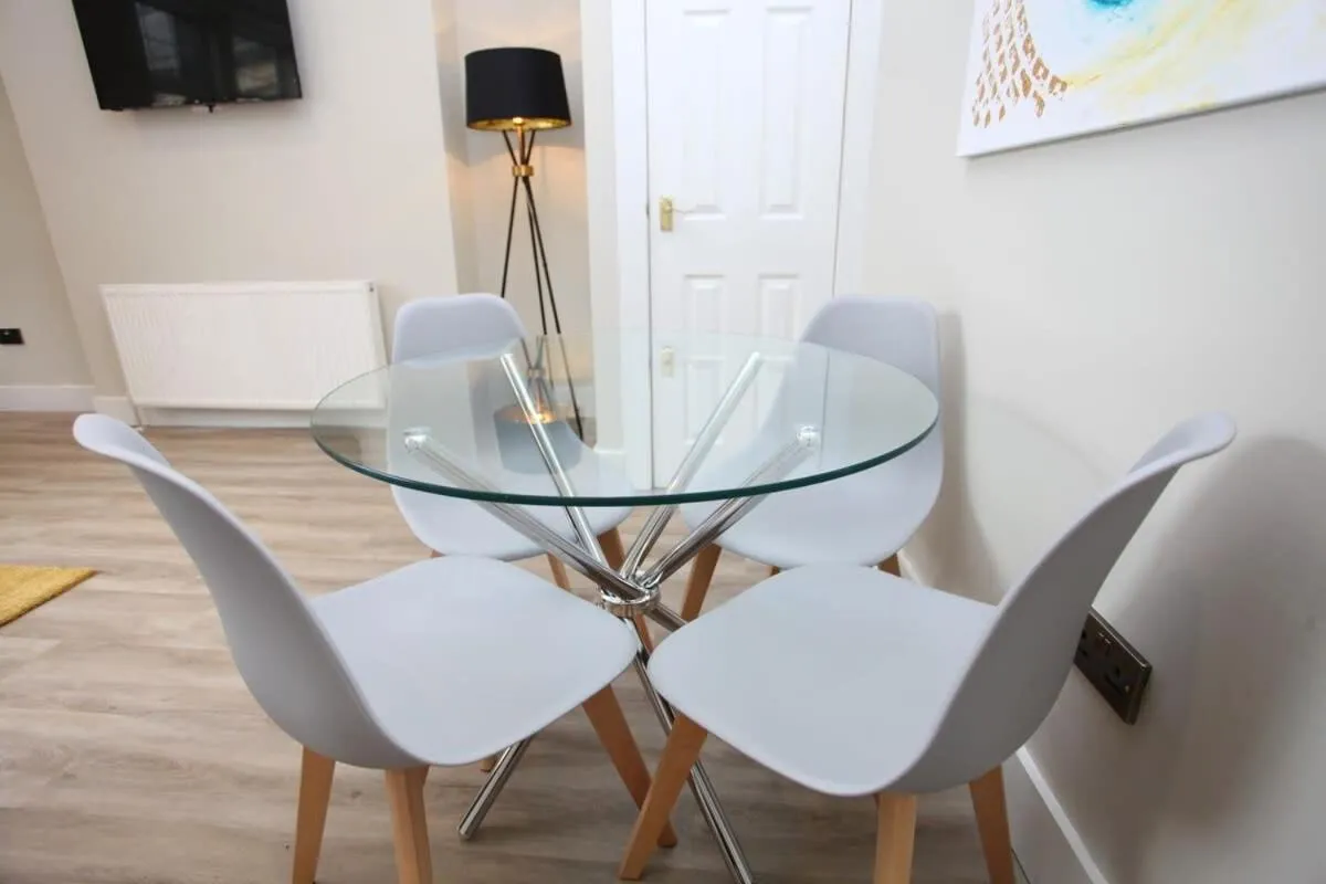 Image 3 of Three Bedroom Upper Flat in Jordanhill