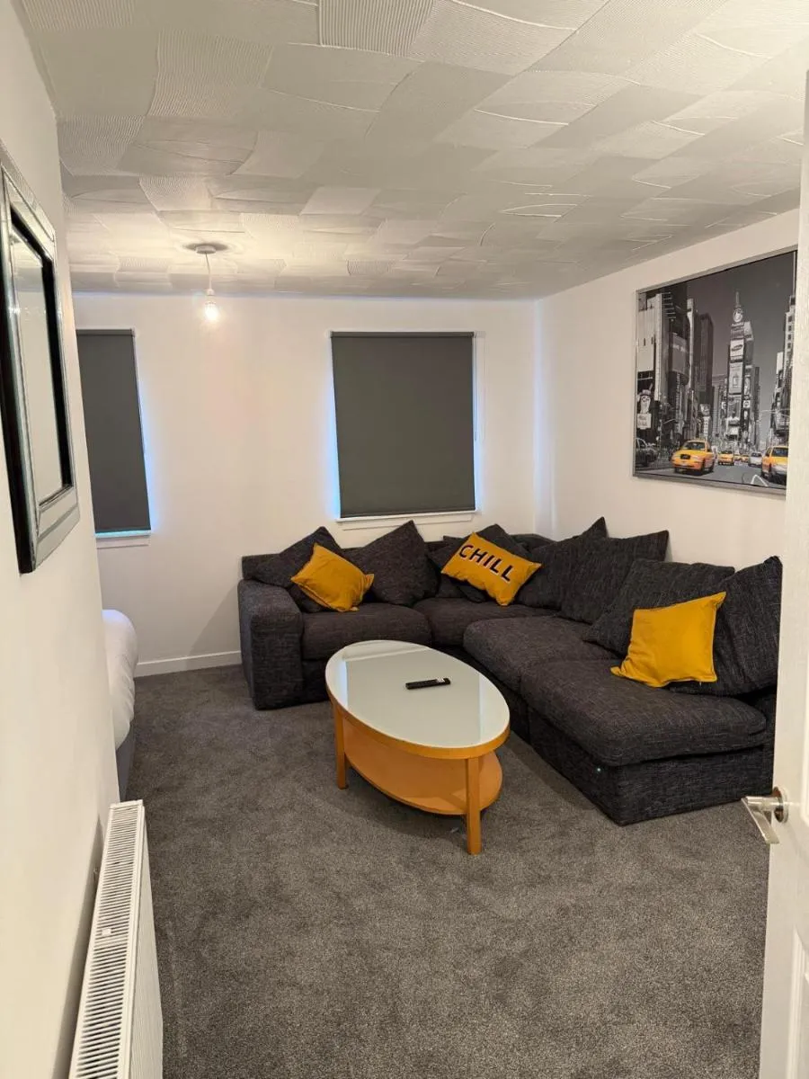 Image 5 of 2-Bed City Apartment by Glasgow Green