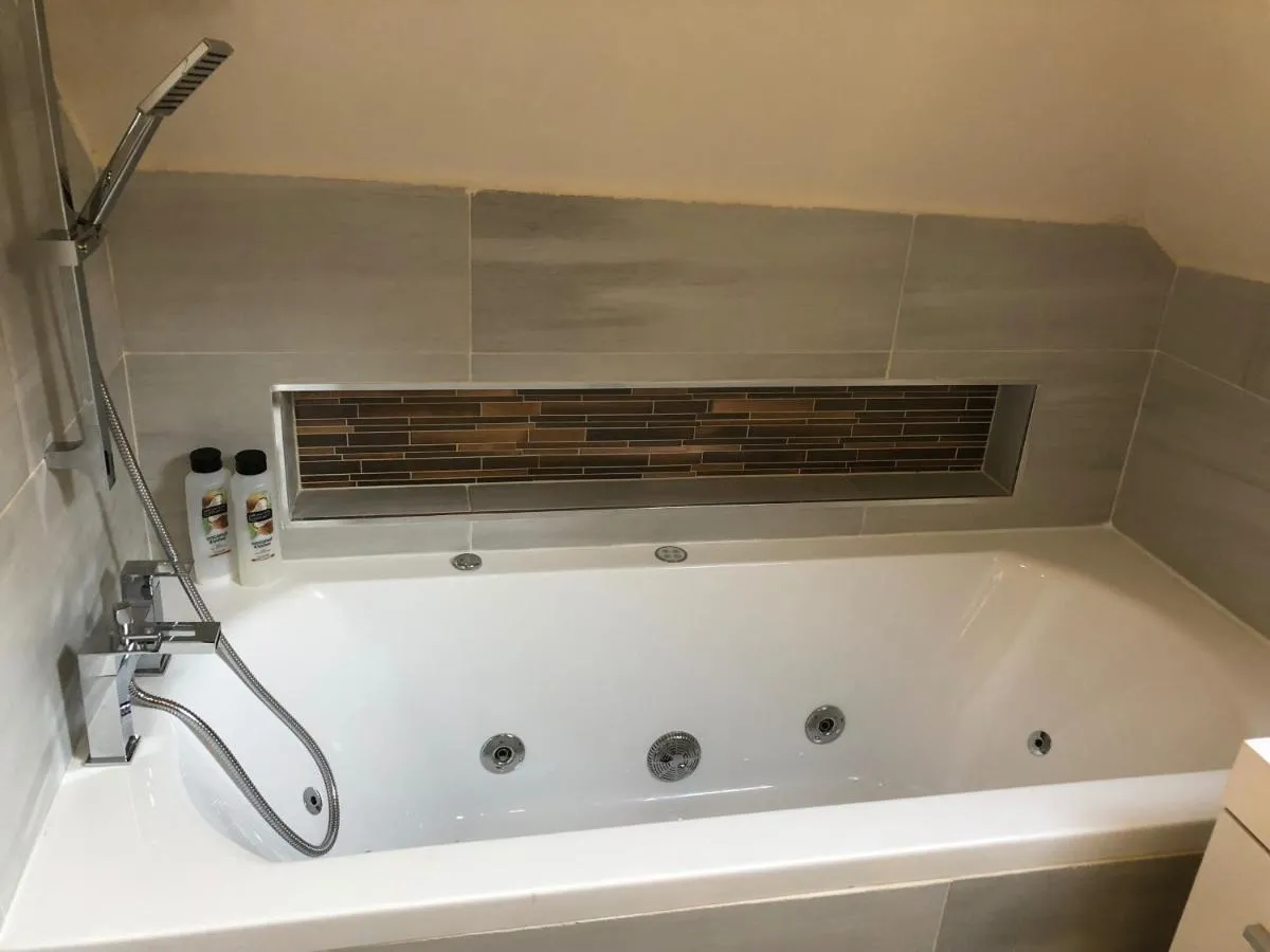 Image 2 of 2-Bed Cottage Sleeps 4 10 mins to Glasgow Centre