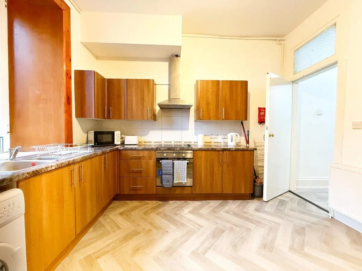 Image 3 of 2 Bed Flat – Street Parking