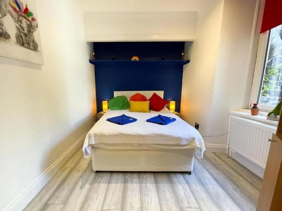 Image 1 of 2 Bed apartment in city centre!