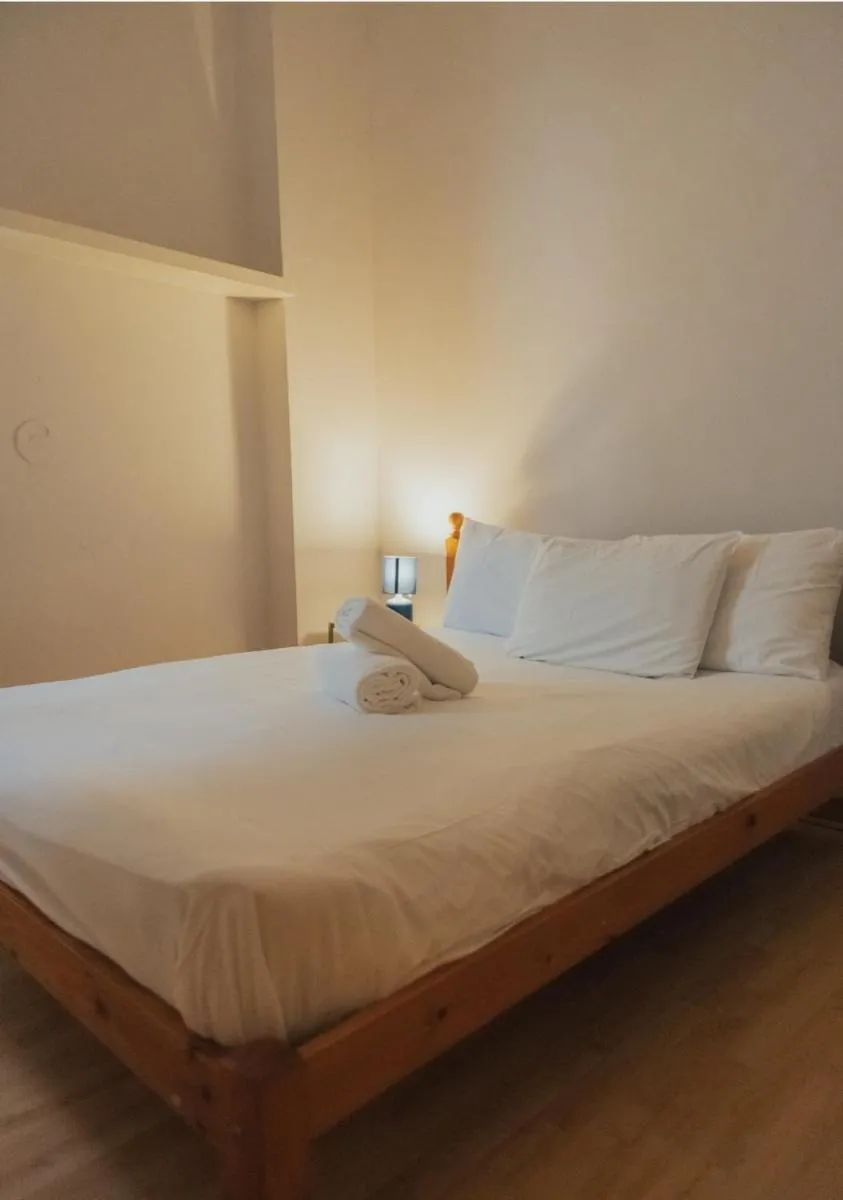 Image 5 of 2 bed Renfield st City Center