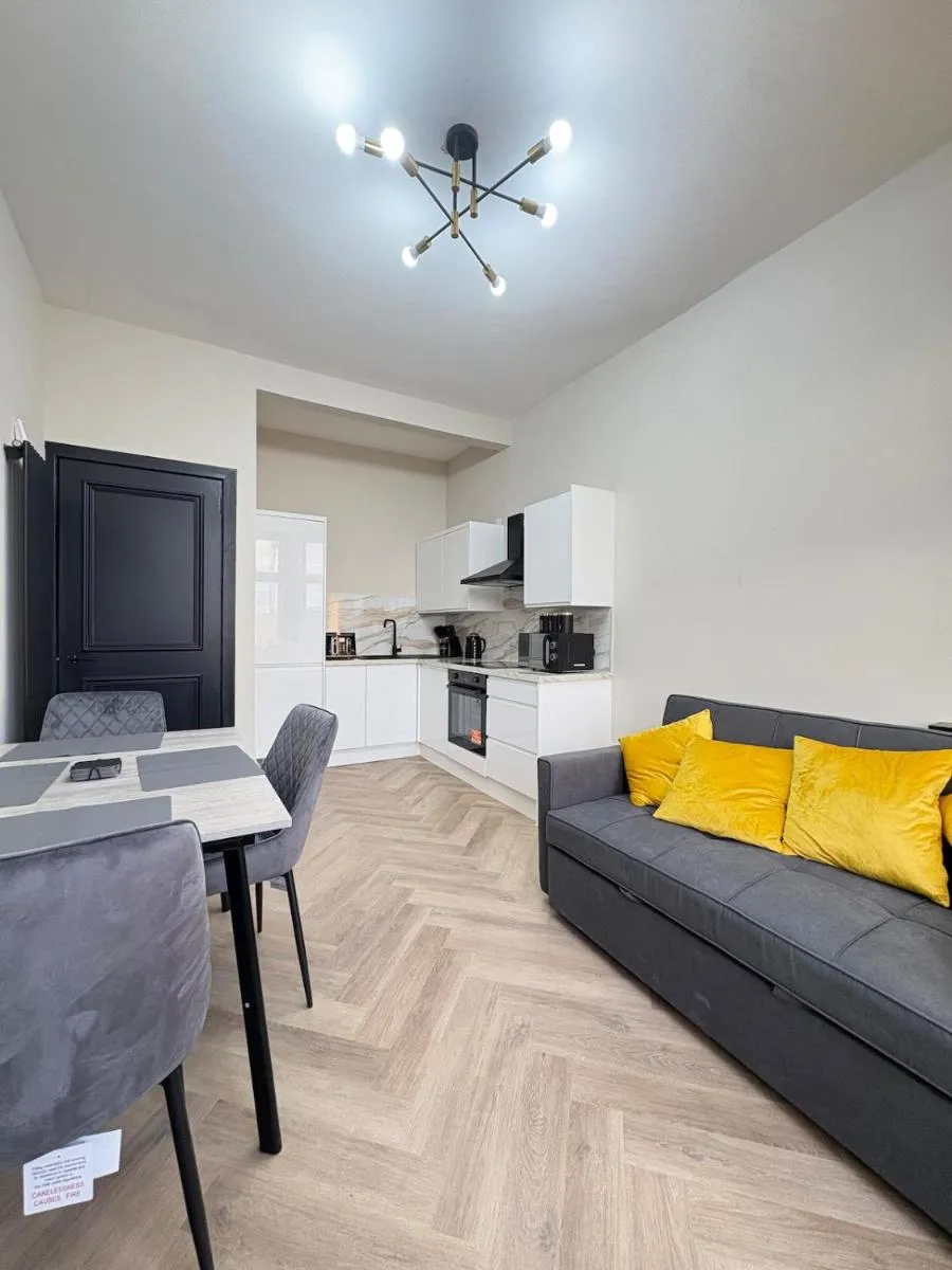 Image 3 of 3BR West End Flat w Free Parking