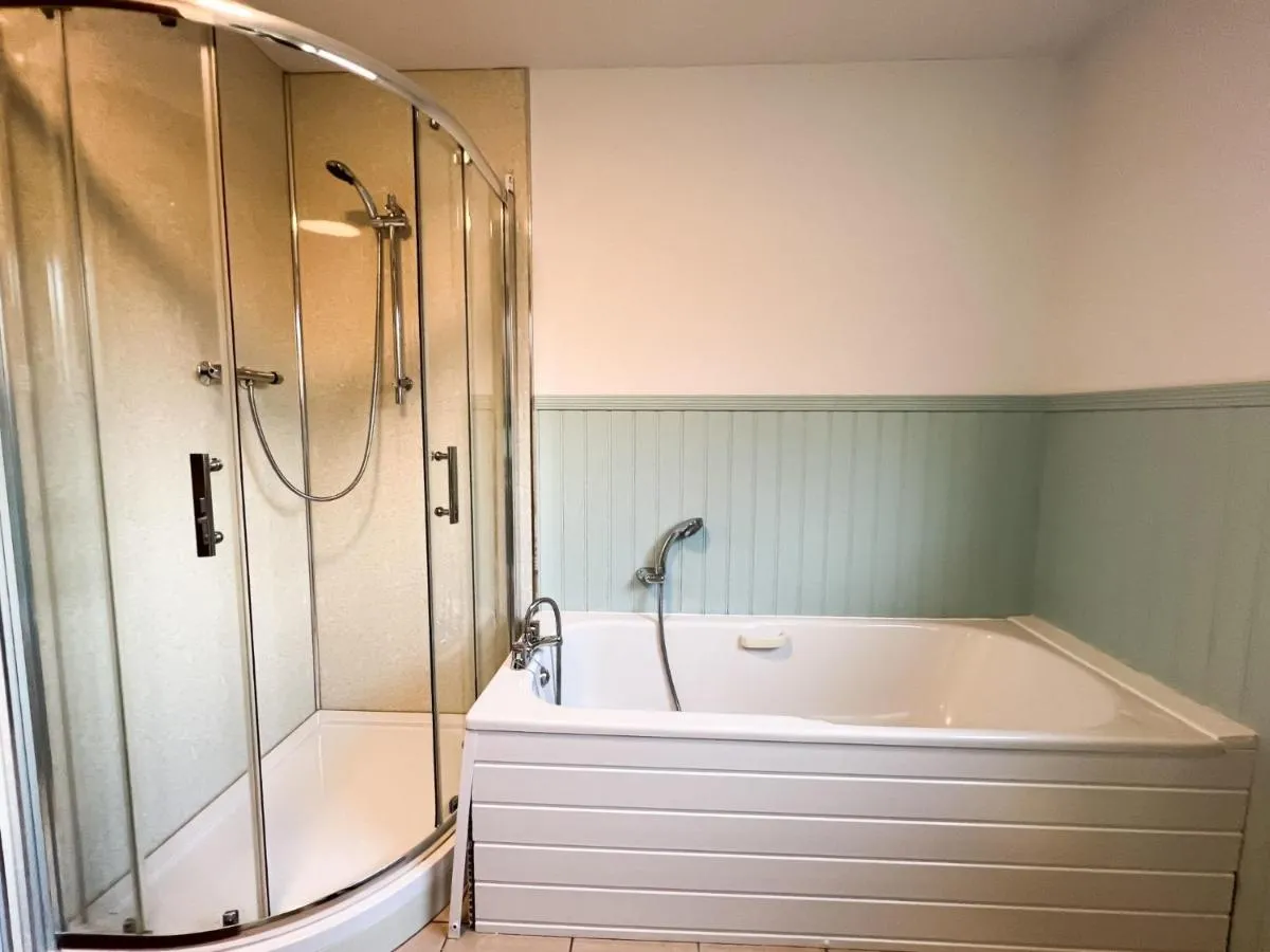 Image 2 of Anniesland Glasgow 1bd Flat – Free Parking