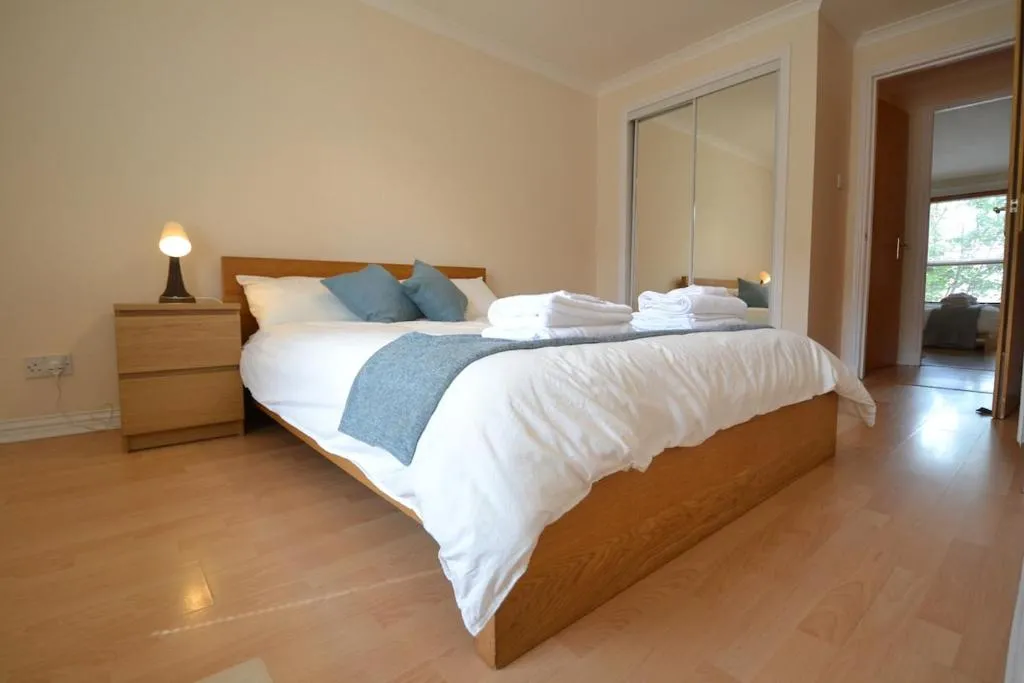 Image of Apartment in Heart of West End- Parking Space- Spacious- Near Glasgow University and Kelvingrove Art Gallery