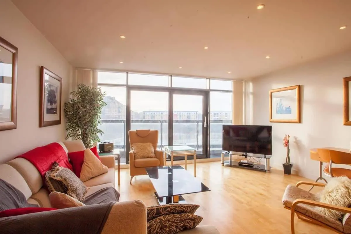 Image 4 of Apartment with river view next to hydro