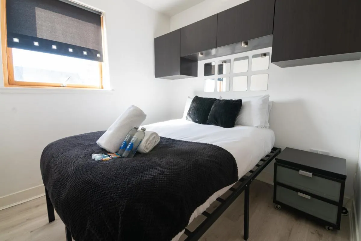 Image 6 of Argyle Apartment