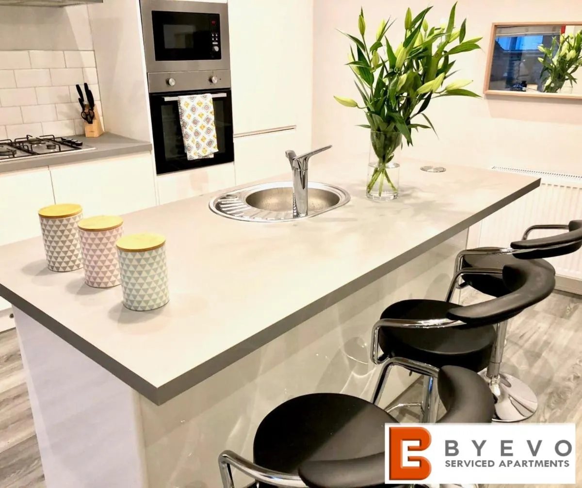 Image 2 of ByEvo Almar Villa – Close to City and Airport – Perfect for Contractors or large groups