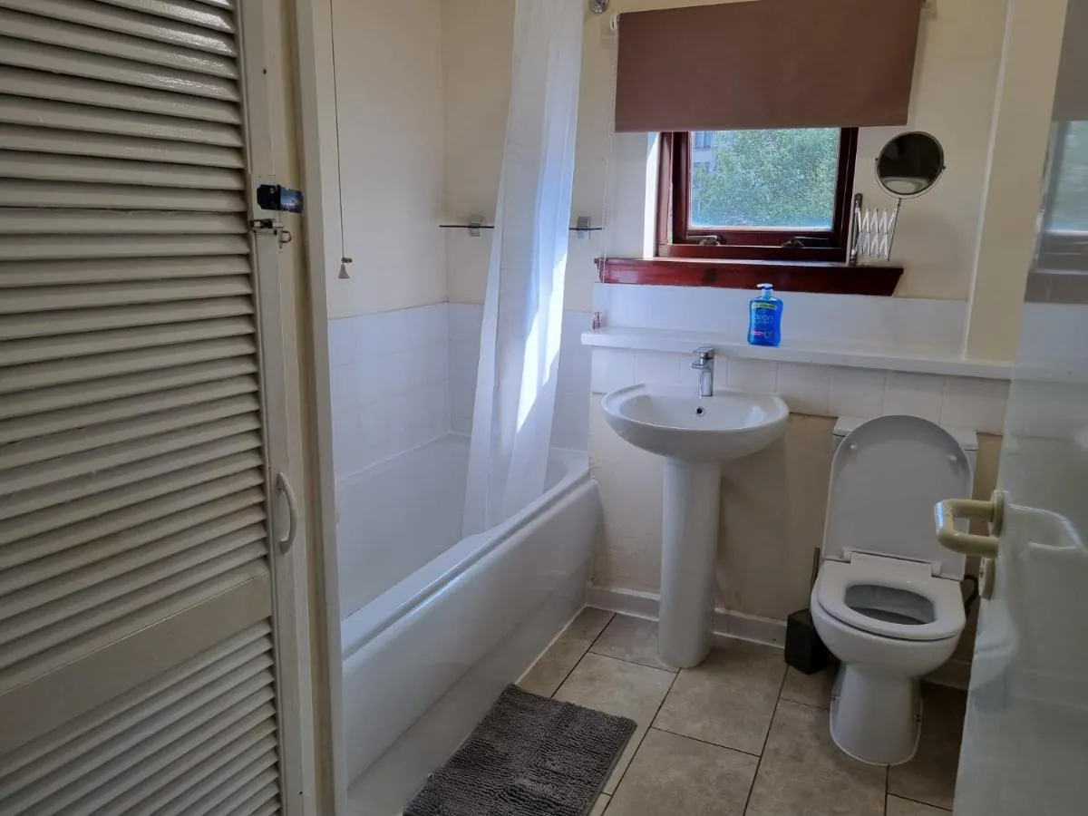 Image 6 of Carnarvon Street City Centre Apartment