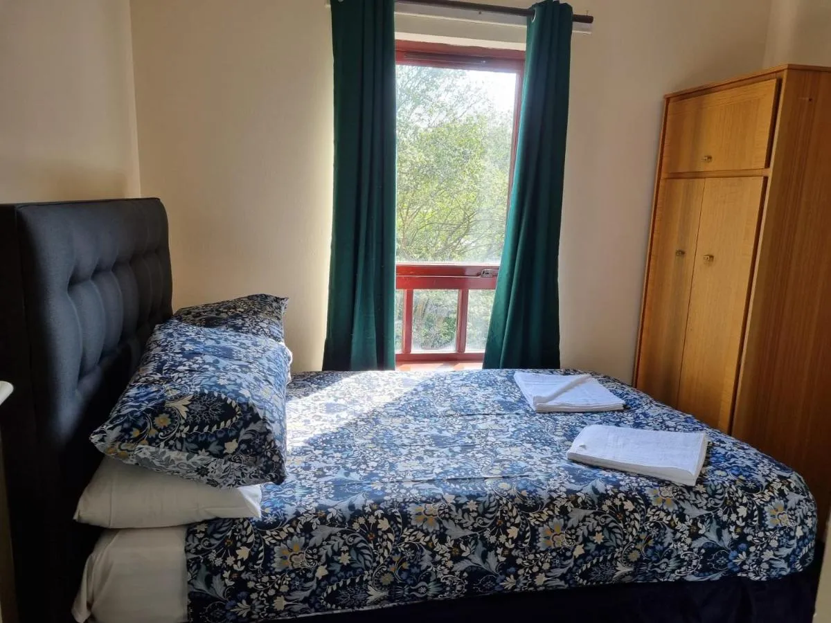 Image 2 of Carnarvon Street City Centre Apartment