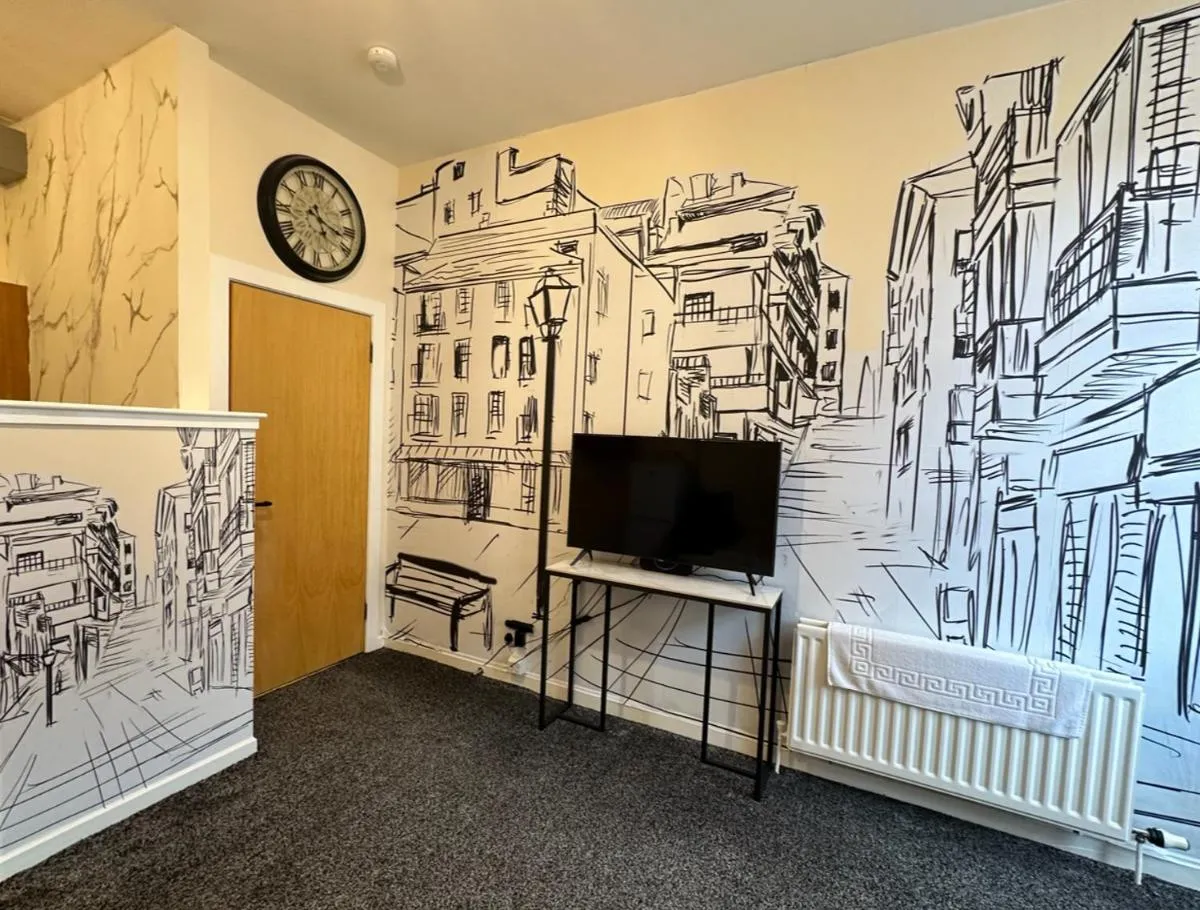 Image 1 of Central Glasgow Apartment – Sleeps 2 & Kitchen