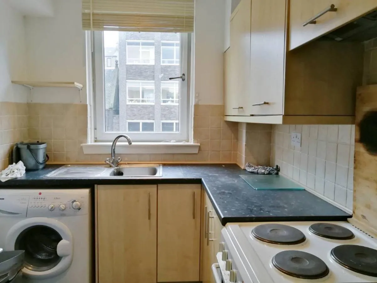 Image 4 of City Centre Room
