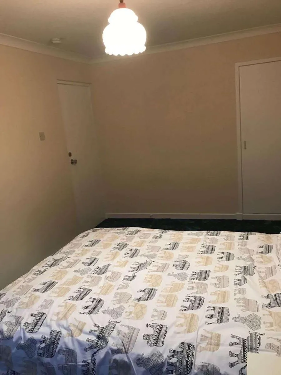 Image 4 of Cozy Room Glasgow