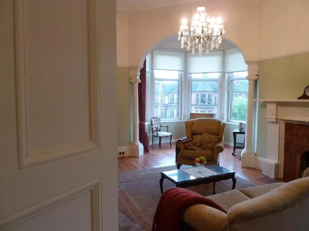 Image of Elegant Victorian Apartment in Glasgow’s West End