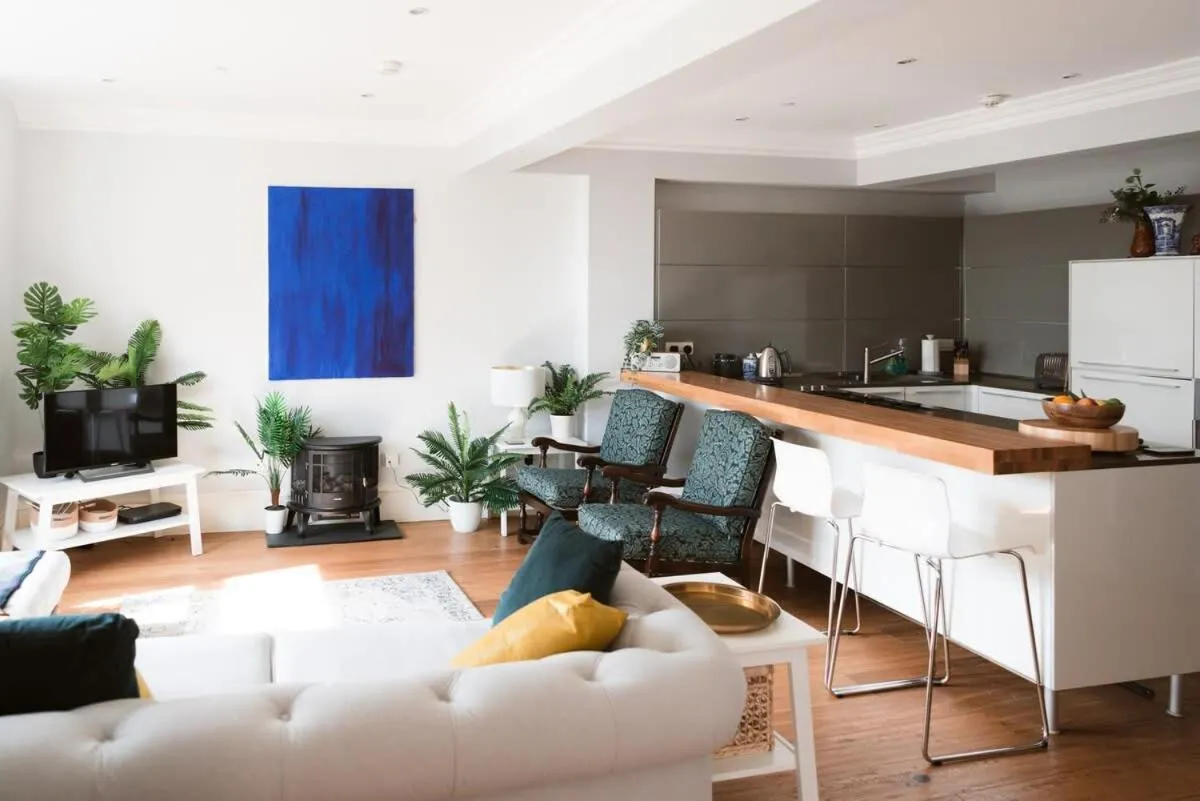 Image 4 of Elegant West End Flat in Glasgow