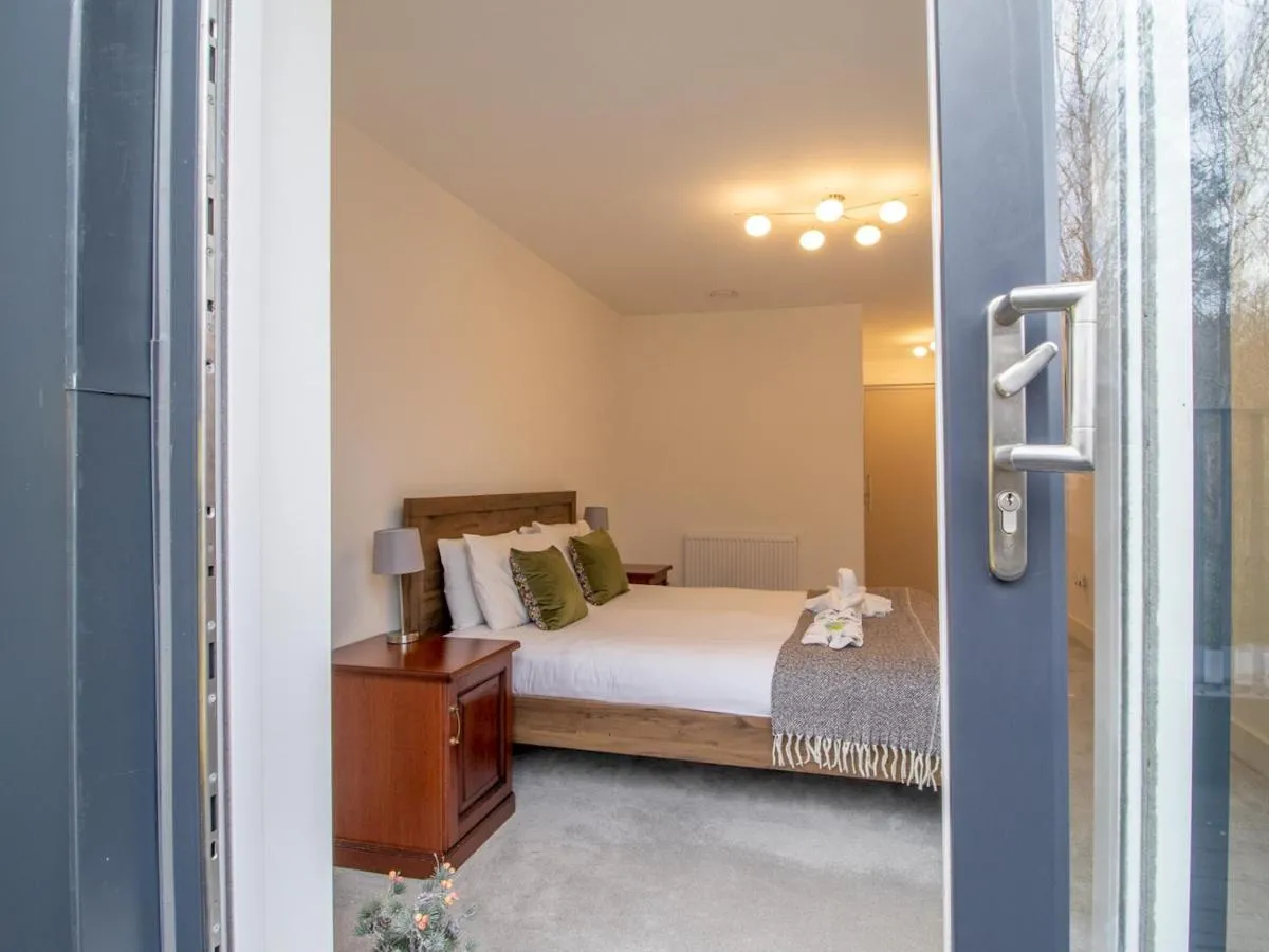 Image 6 of Fabulous Festival Park Home Private Parking Garden Pass the Keys