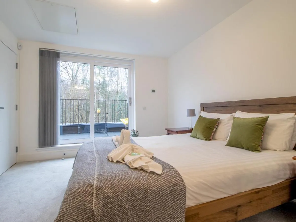 Image 1 of Fabulous Festival Park Home Private Parking Garden Pass the Keys