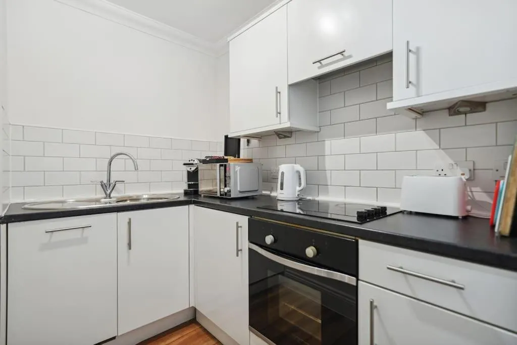 Image 3 of (G2) Central 1 Bed Blythswood Flat