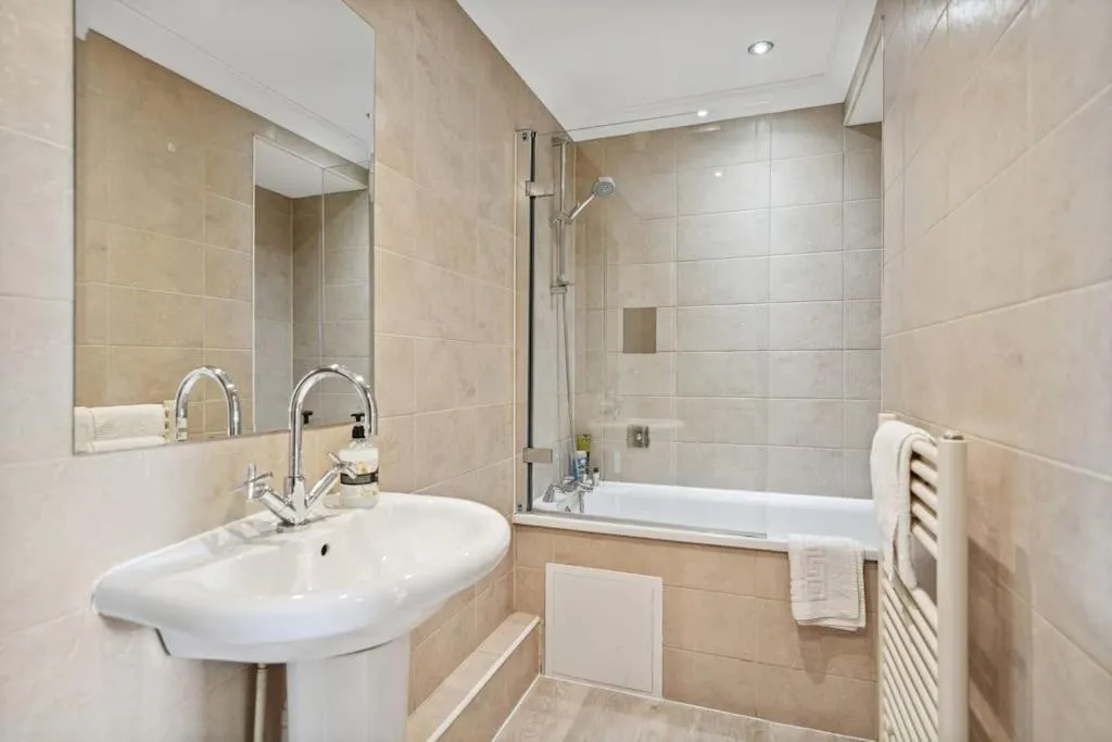 Image 2 of (G2) Central 1 Bed Blythswood Flat