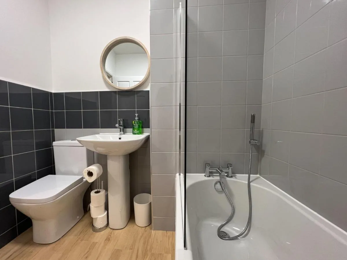 Image 2 of Glasgow 2 Bedroom Apartment