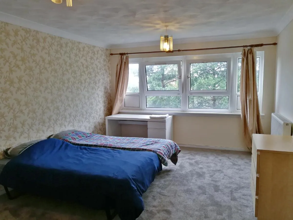 Image 1 of Glasgow Braid Apartment