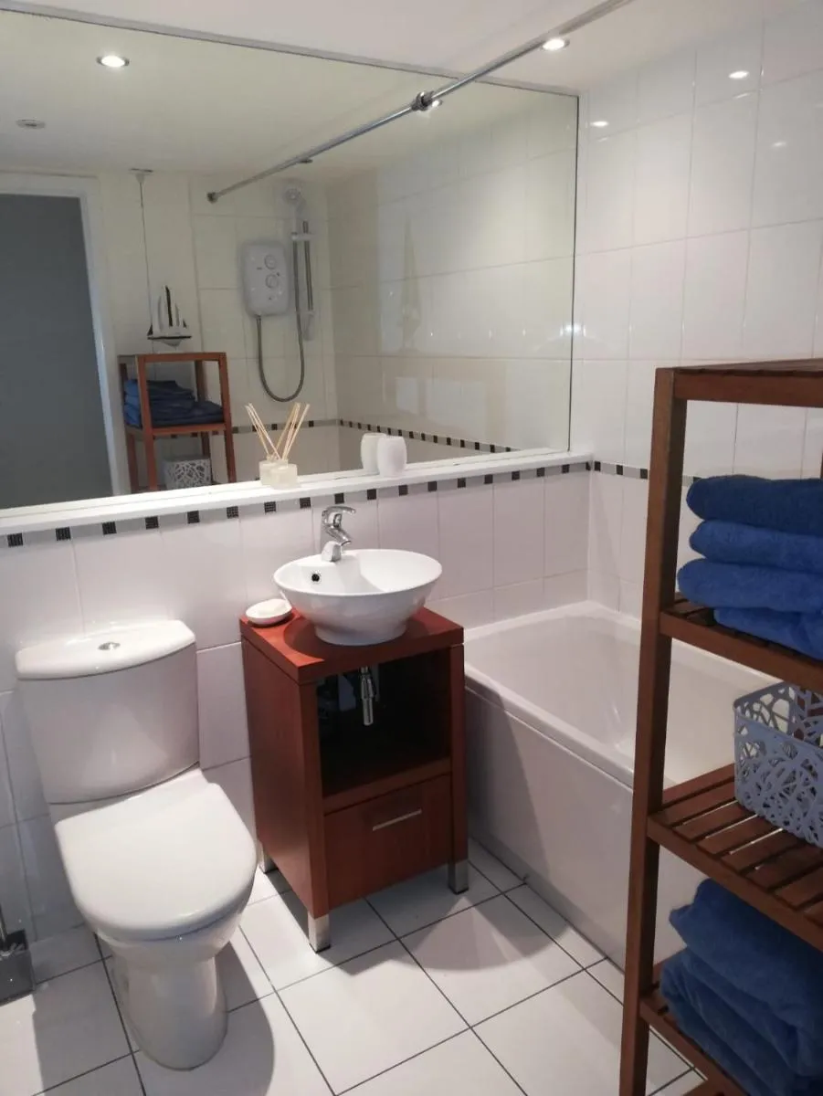 Image 5 of Glasgow City Centre Waterfront Apartment