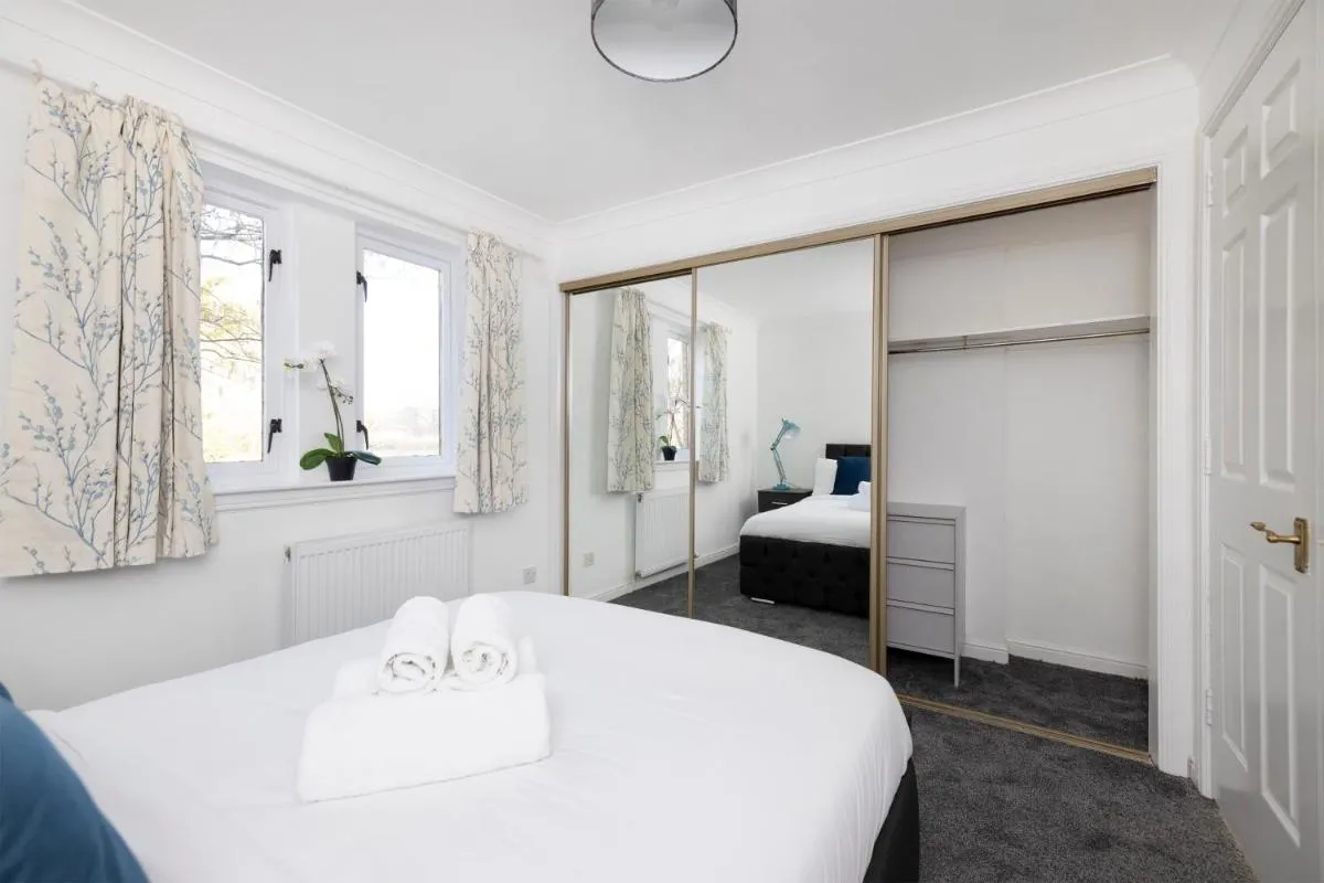 Image 6 of JOIVY Bright Flat Overlooking The Clyde