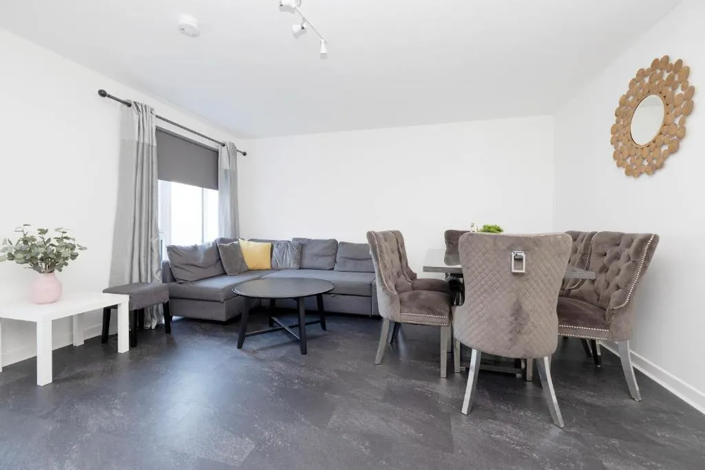 Image of JOIVY Stylish House with Garden & Parking