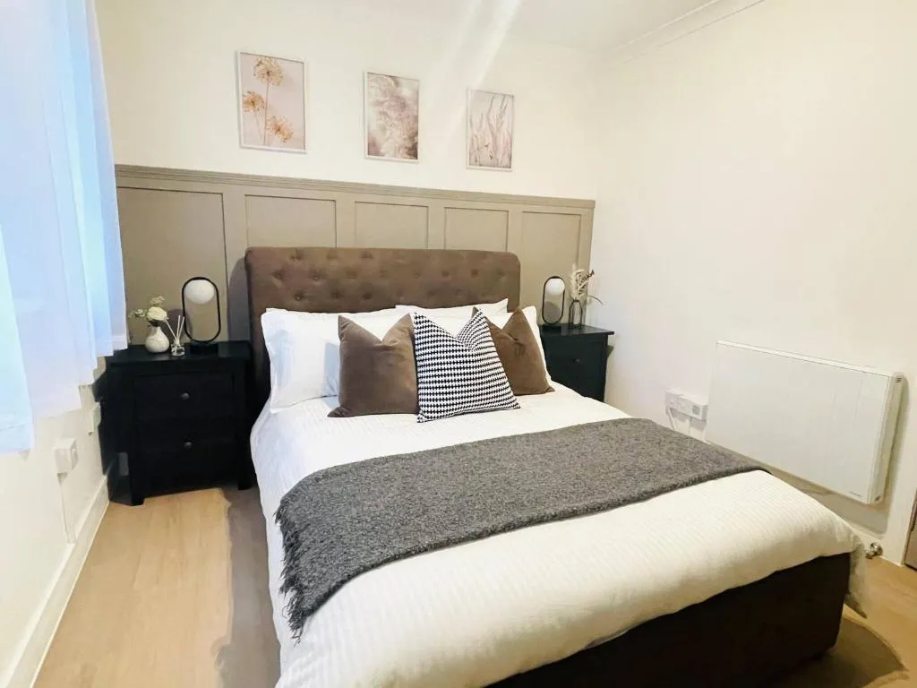 Image of Lovely 1-bedroom Apt in Glasgow City near Subway