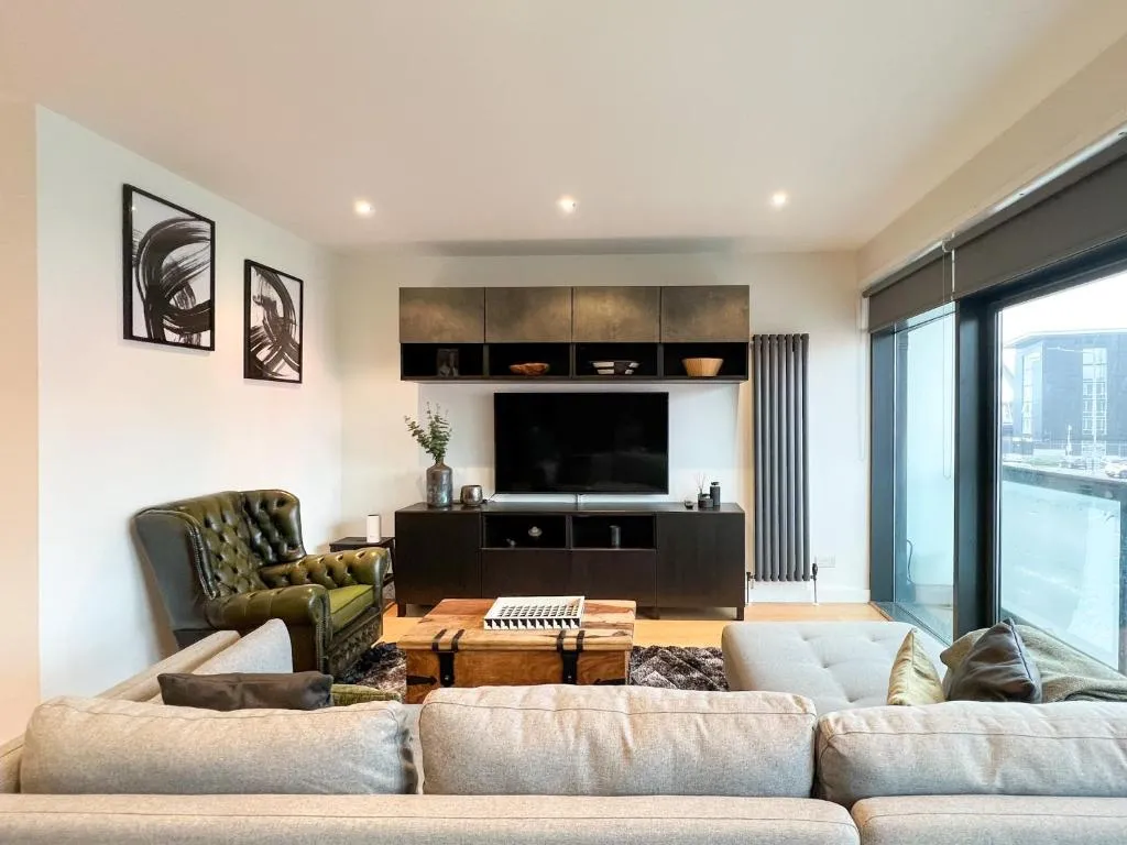 Image of Lovely 2 Bed Duplex Apartment with Hydro Views
