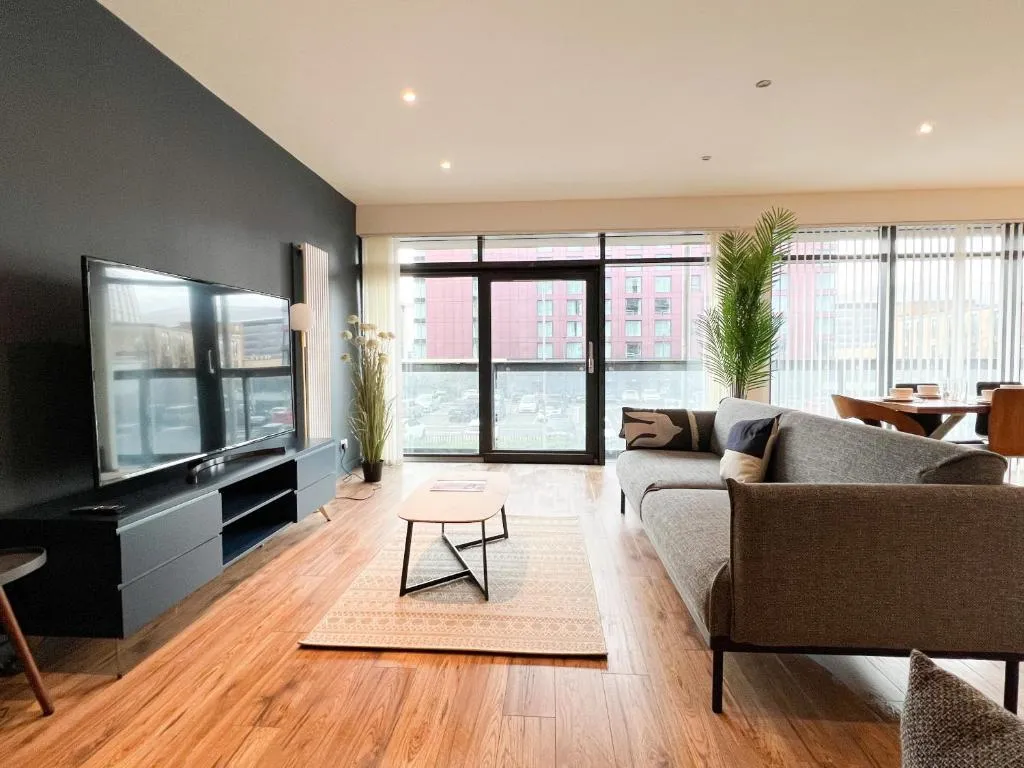 Image of Lovely two bed apartment in Finnieston