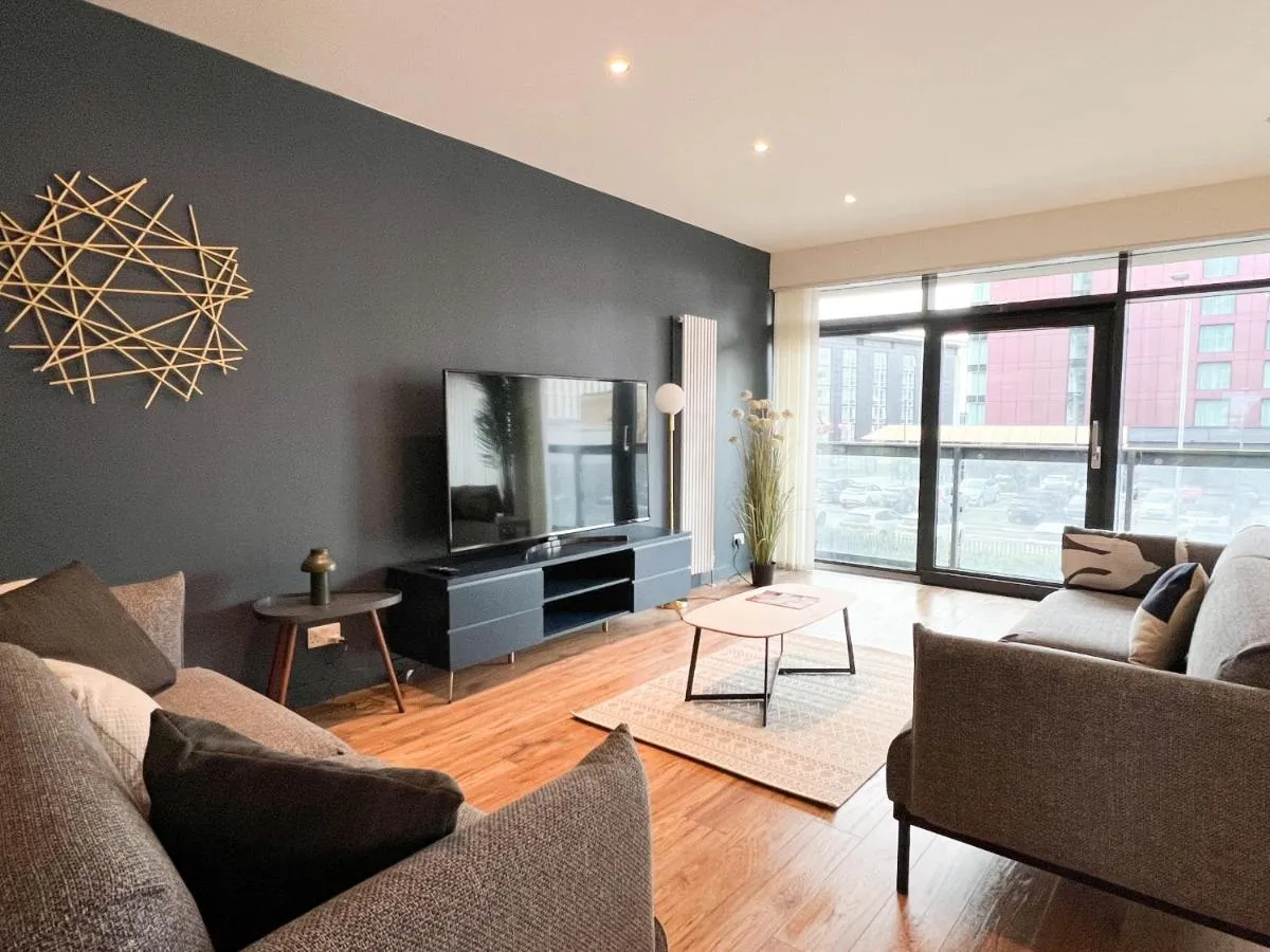 Image 4 of Lovely two bed apartment in Finnieston